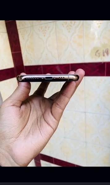 iphone xs max 64gb pta aproved official 4