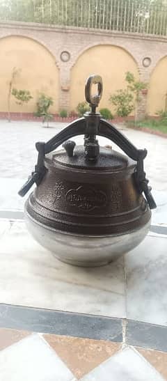 Afghani Pressure Cooker 10 liter condition 10/10