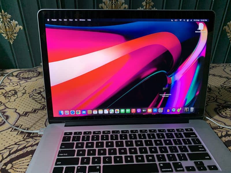 Macbook Pro Core I7 Mid 2014 | 16 GB Ram 256 GB SSD | 15 Inch Display 4