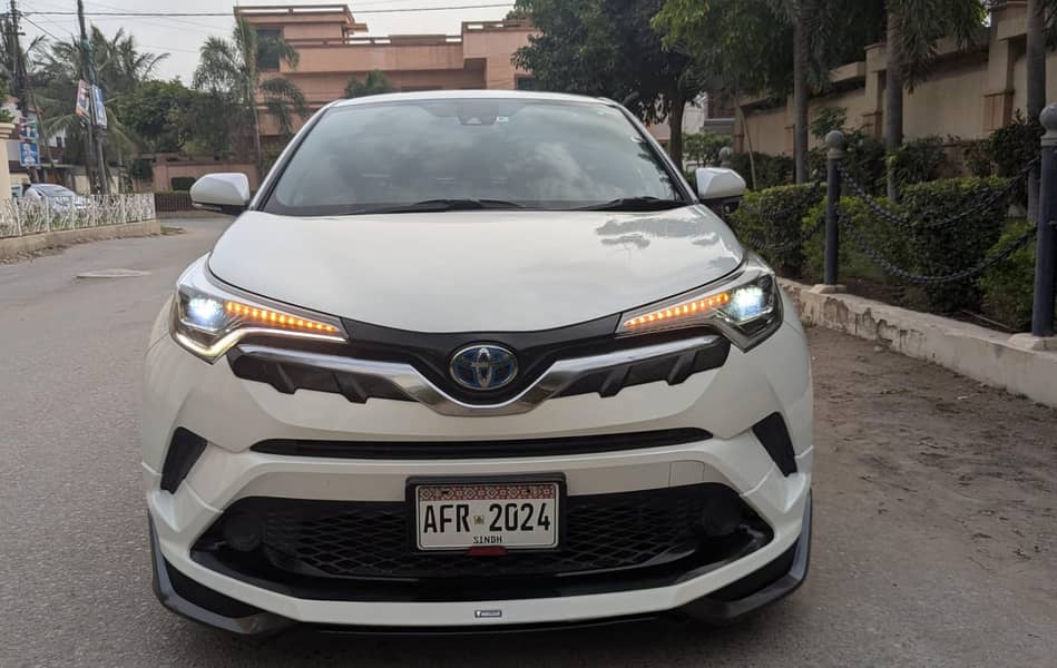 Toyota C-HR 2018 better than Corolla Swift 0