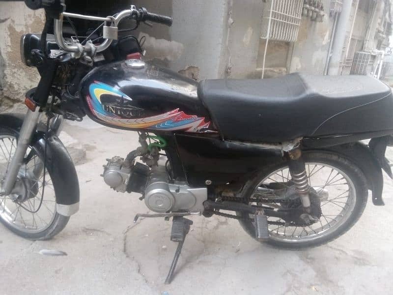 karachi number h first owner hy cplc clear hy bike m koi kam ni hy 1