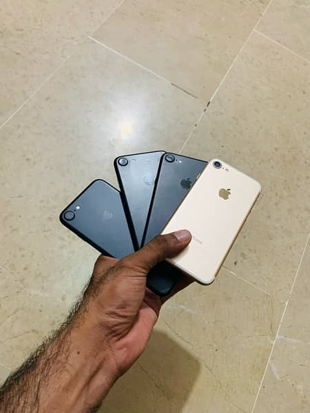 iPhone 7 128GB 0