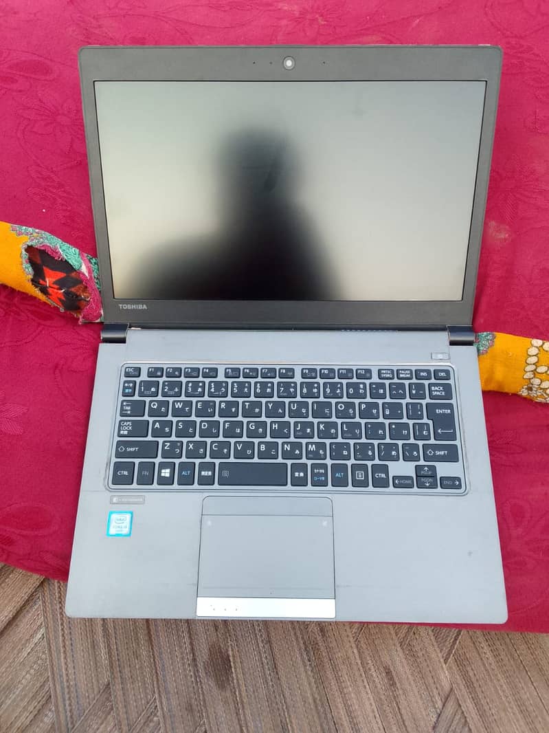 Toshiba Laptop ,28 GB SSD, Core(TM) i5-6200U CPU, 8 GB Ram,7h backup 0