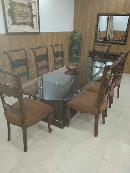 8 seater dining table new Condition 4