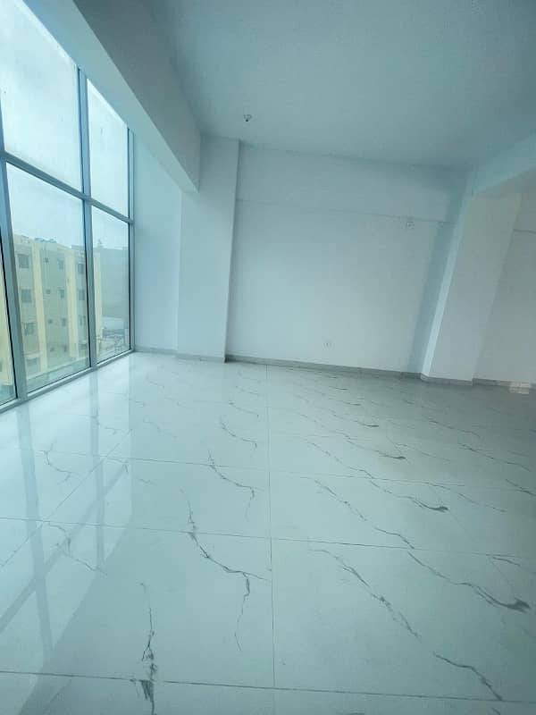 OFFICE FOR RENT BRAND NEW WITH LIFT IN BUKHARI COMMERCIAL 11