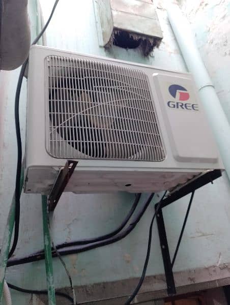 2 ac Hain gree eco g10 heat and cool model like new condition 1