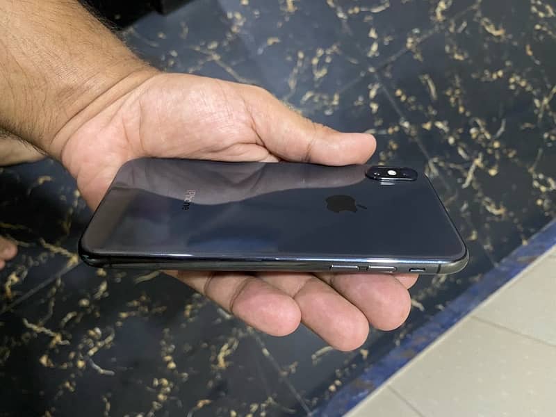 iPhone X 10/10 Condition 256gb 2 months sim time 1