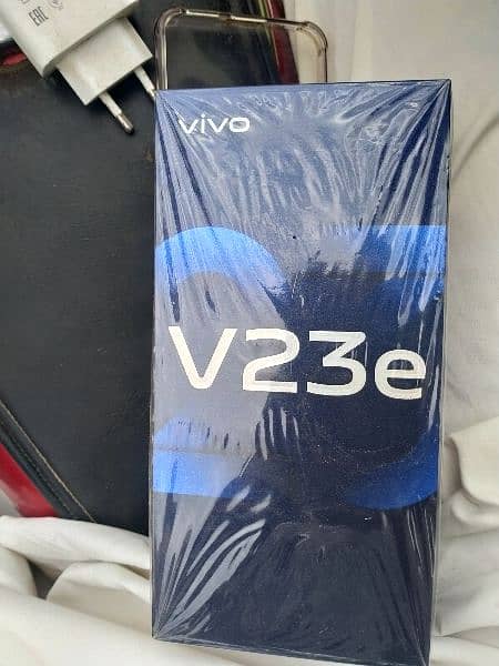 vivo v23e 8+4 128 10 by 10 conditions with box charger 2