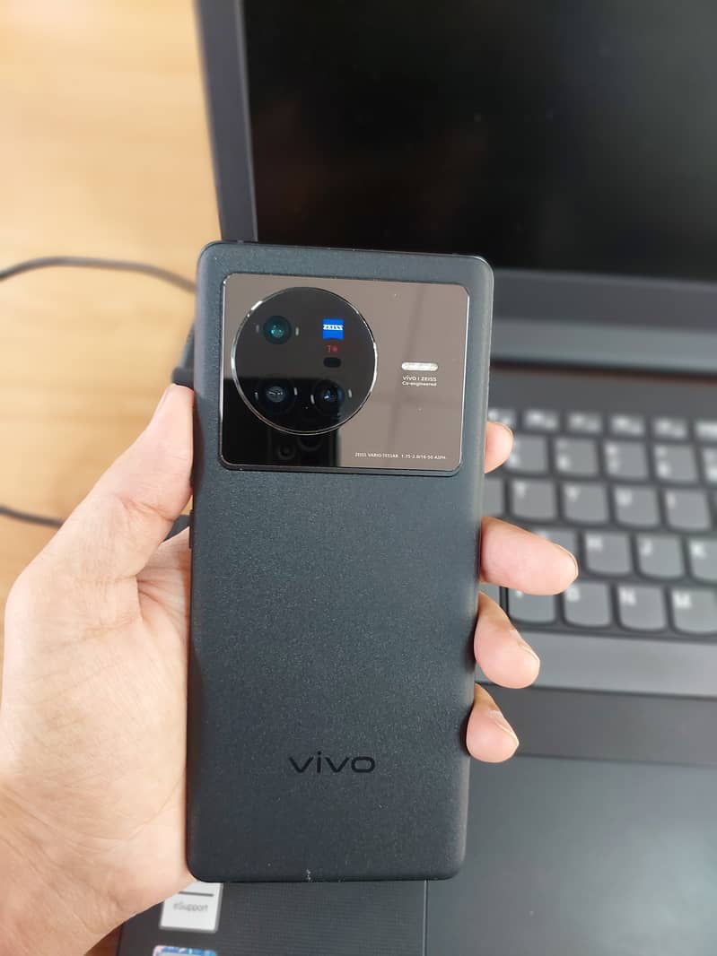 Vivo X80 0