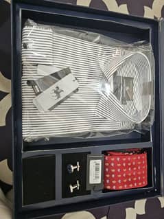 uniworth gift box. . . total price = 12000