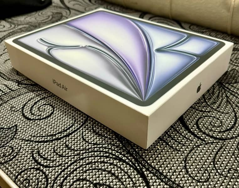 Apple iPad Air 6(M2) 13 inches 256gb 1