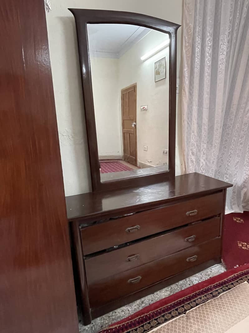 good quality wooden bed, wardrobe and dressing table 2