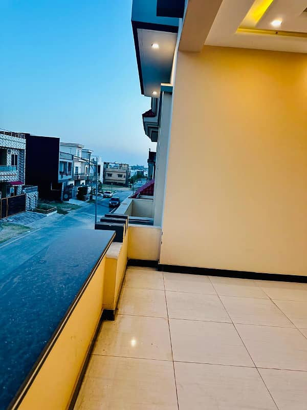 8 MARLA BRAND NEW HOUSE FOR SALE in FAISAL TOWN BLOCK A 11