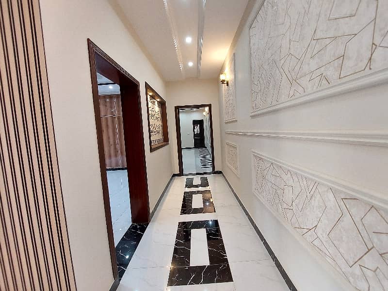 10 Marla Brand New 60 Ft Road Luxurious House For Sale Hot Location 15