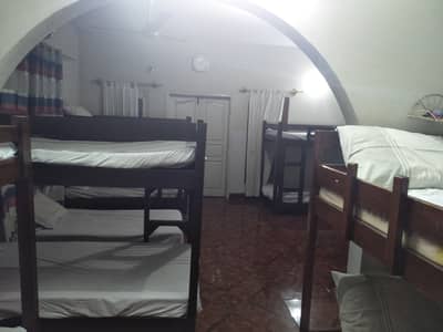 Hostel for girls with home facility Seprat room availble