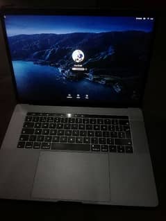 MacBook Pro 2017 (15 inches) 0