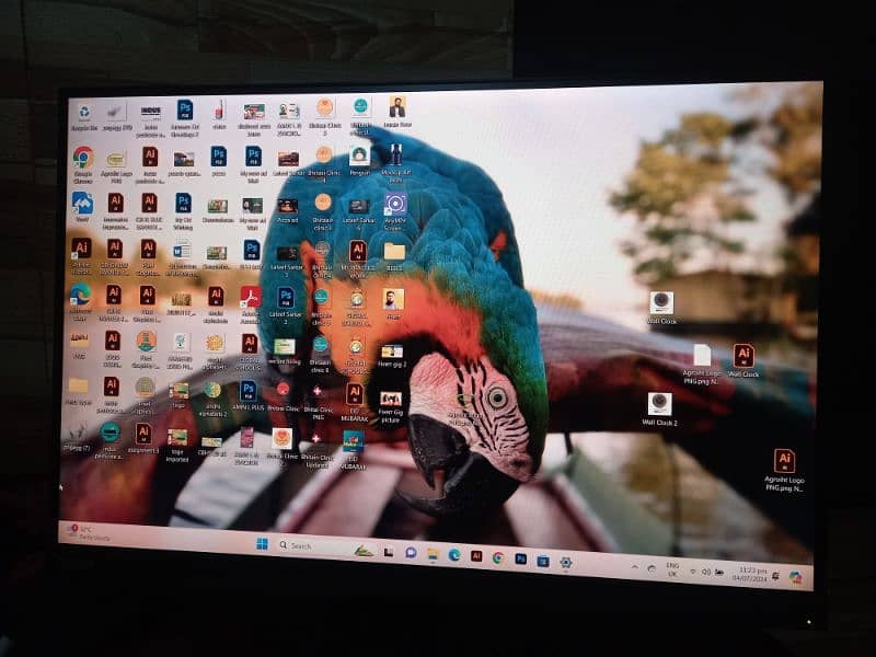 LENOVO BORDERLESS IPS LED 24 INCH 5