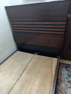 Single Bed 9/10 condition, Urgent Sale