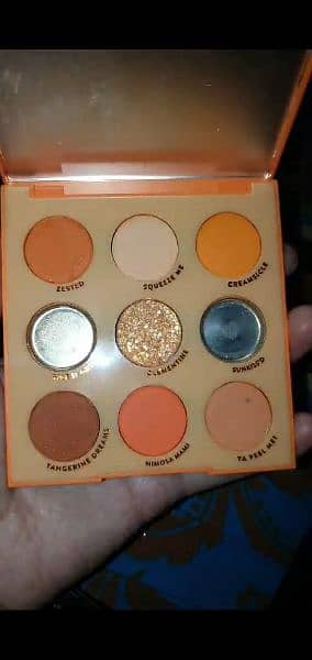 eyeshadow in beautiful colours in imported brands 8