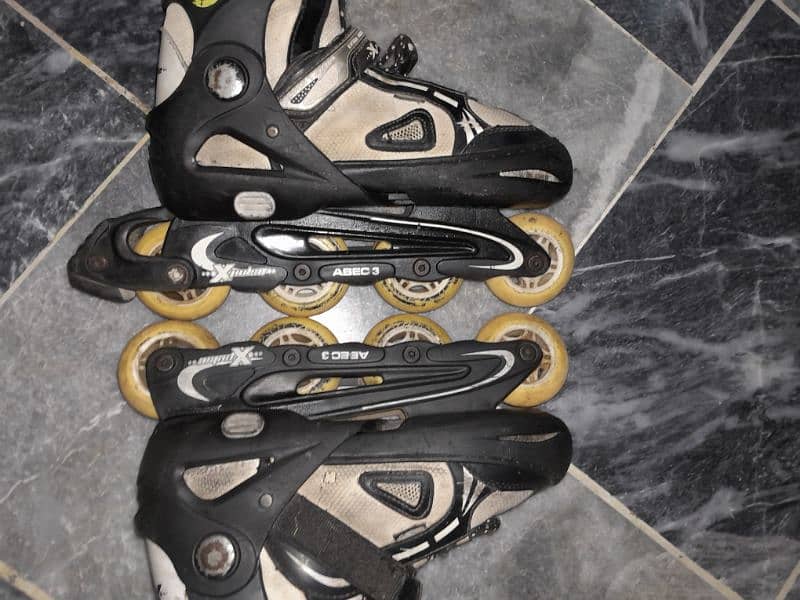 3 skating shoes pair for sale 1