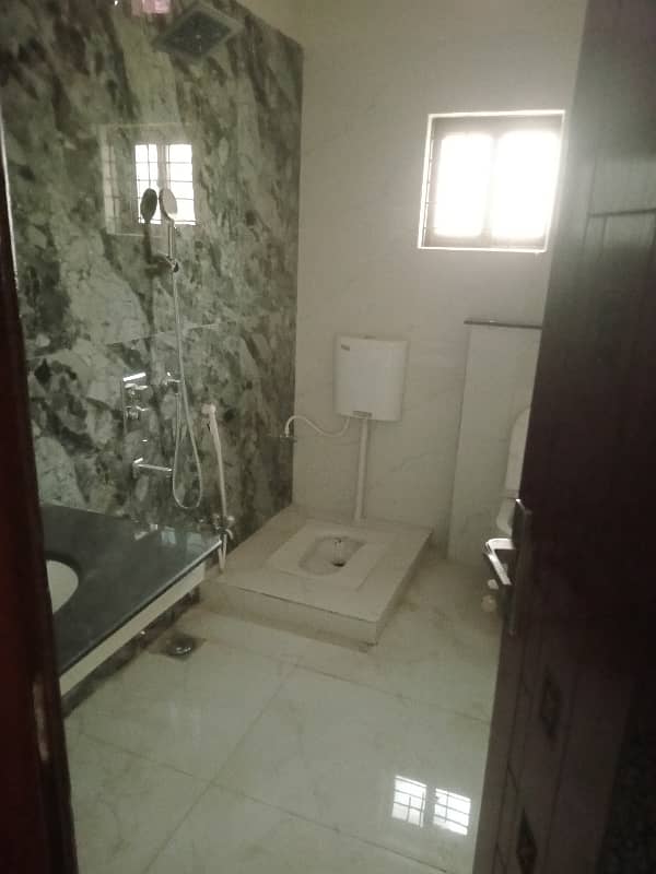 1 Kanal Beautiful Upper Portion For Rent 5