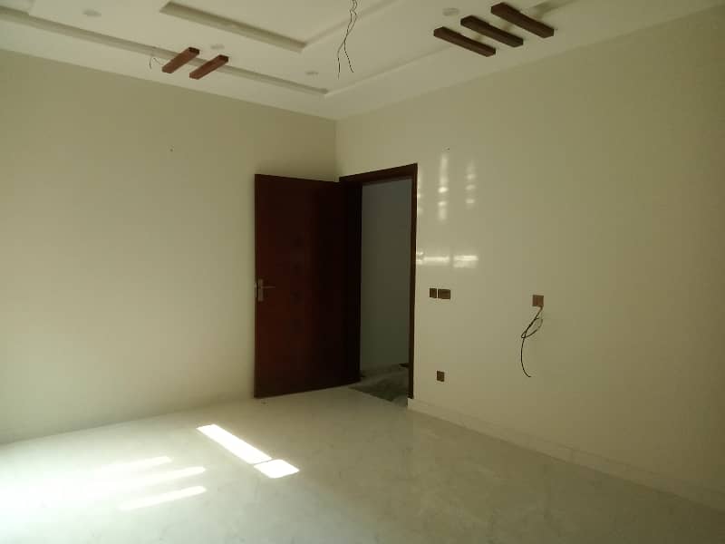 1 Kanal Beautiful Upper Portion For Rent 10