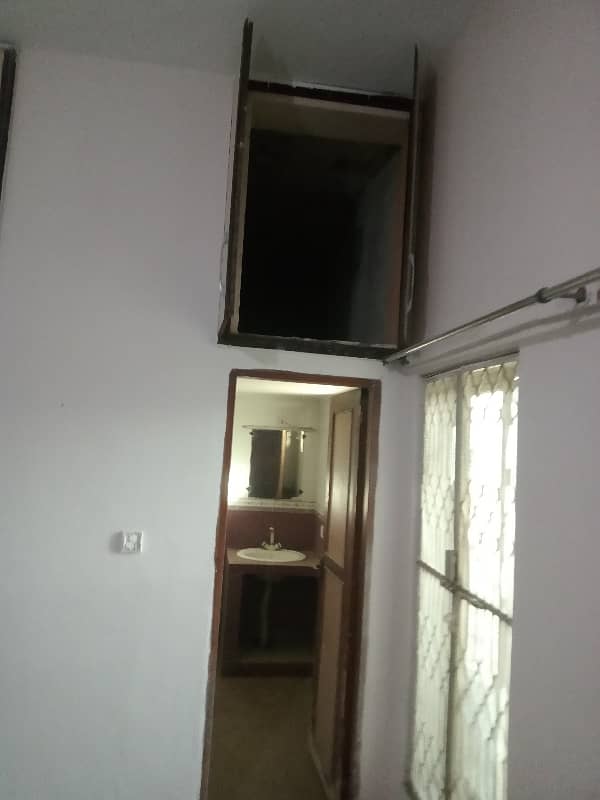 10 marla beautiful lower portion for rent in Punjab society ph2 3