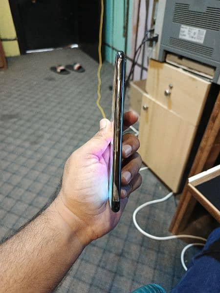 iPhone xs max 256gb pta approve 5