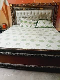 Bed set for sale without mattress condition 10/7