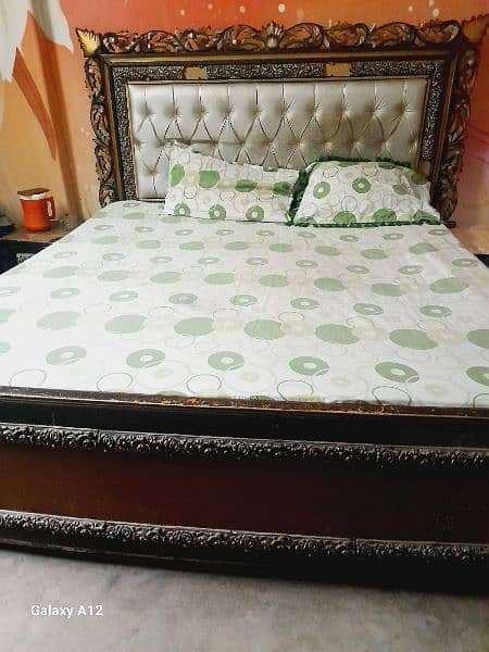 Bed set for sale without mattress condition 10/7 0