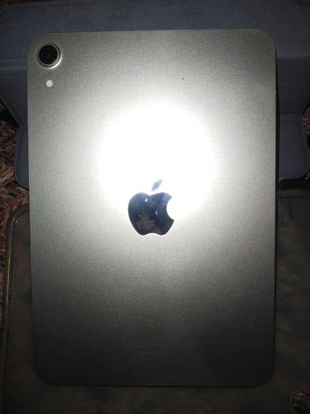 iPad Mini 6 64gb 10/10 condition with original box. price final ha 4