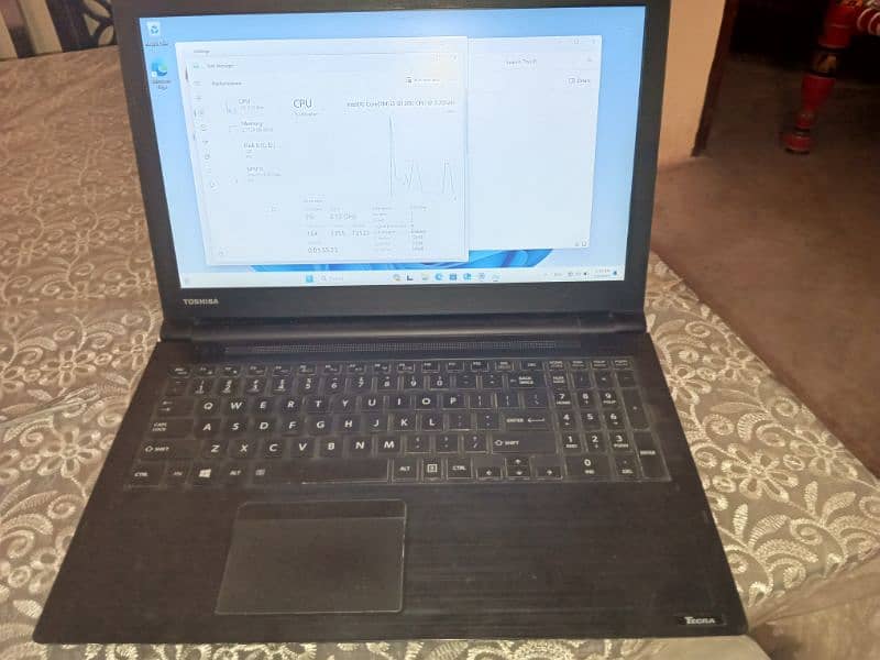 8th generation core i3 toshiba dynabook slim and full keyboard 0