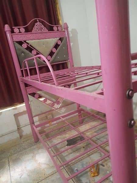 Bunk Bed made of Hard Iron in Pink 1