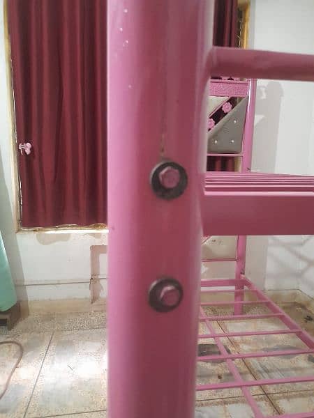 Bunk Bed made of Hard Iron in Pink 2