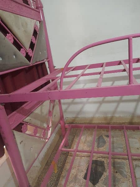 Bunk Bed made of Hard Iron in Pink 12