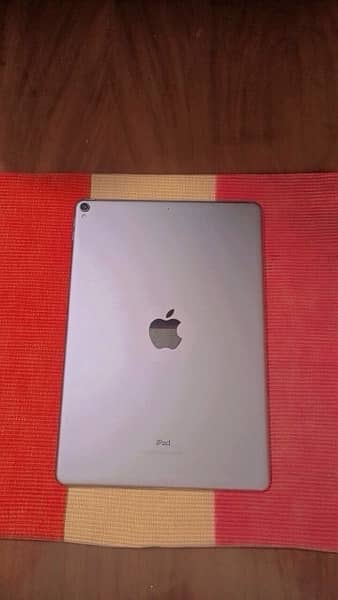 iPad Pro (10.5-inch) 2018 0
