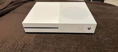 Xbox One S 500GB with Original Controller Great Condition 10 by 10