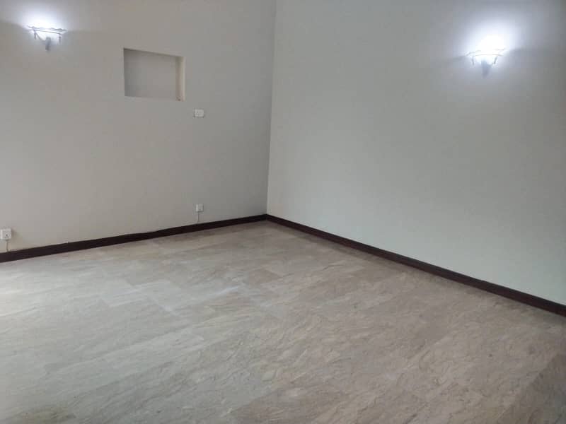 1 Kanal Upper Portion with Separate Gate Available For Rent In Q Block DHA Phase 2, Lahore 6