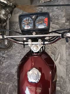 Honda 125 brand new condition 10 by 10