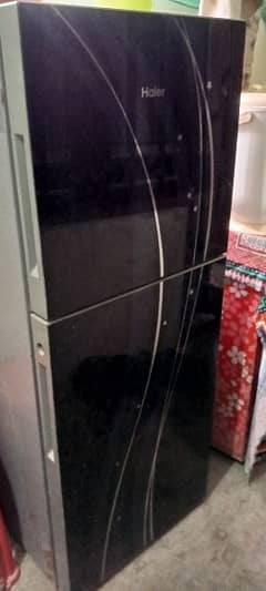freezer 10 /9 condition black color and fast cooling
