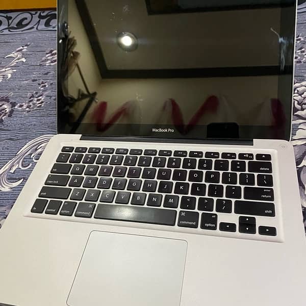 MacBook Pro (13inch mid 2012) 1
