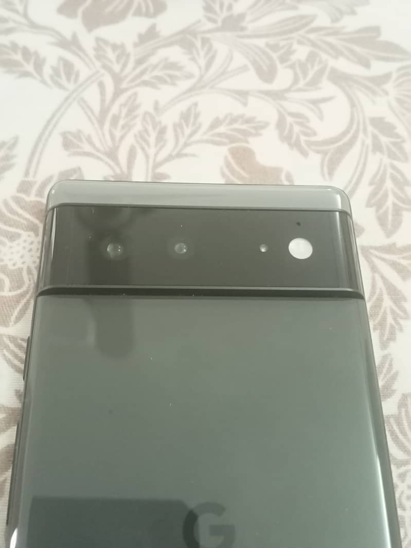 Google Pixel 6 10/10 water packed for urgent sale 3