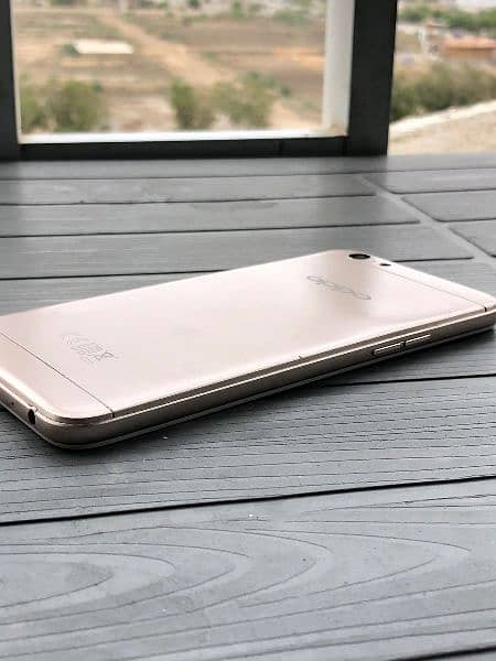 Oppo A57 4/64GB 0