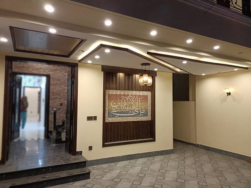 10 Marla House For Rent In Jasmine Block Bahria Town Lahore 1