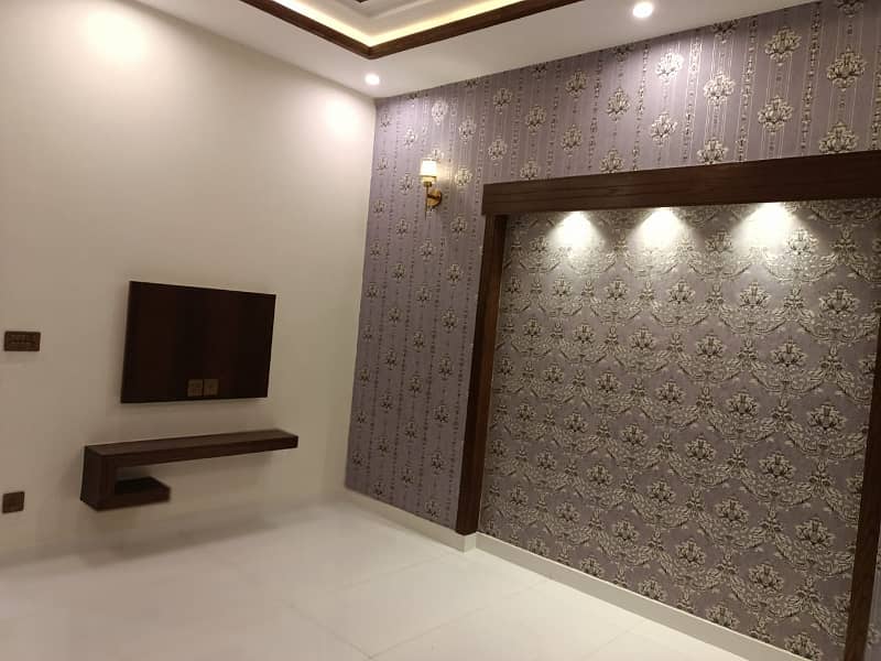 10 Marla House For Rent In Jasmine Block Bahria Town Lahore 11