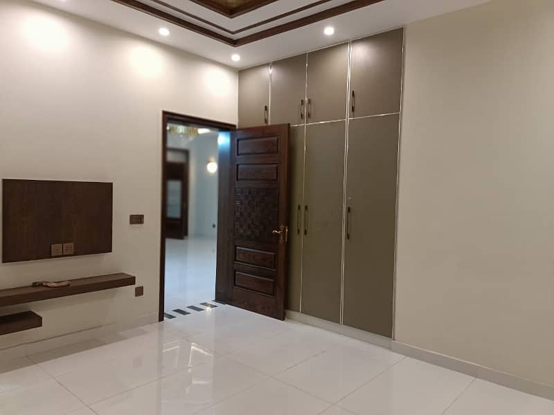 10 Marla House For Rent In Jasmine Block Bahria Town Lahore 19