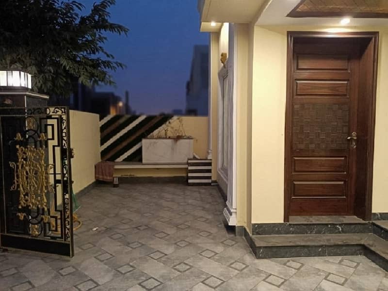 10 Marla House For Rent In Jasmine Block Bahria Town Lahore 28