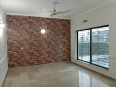 1 Kanal Super House Prime Hot For Sale dha Phase4