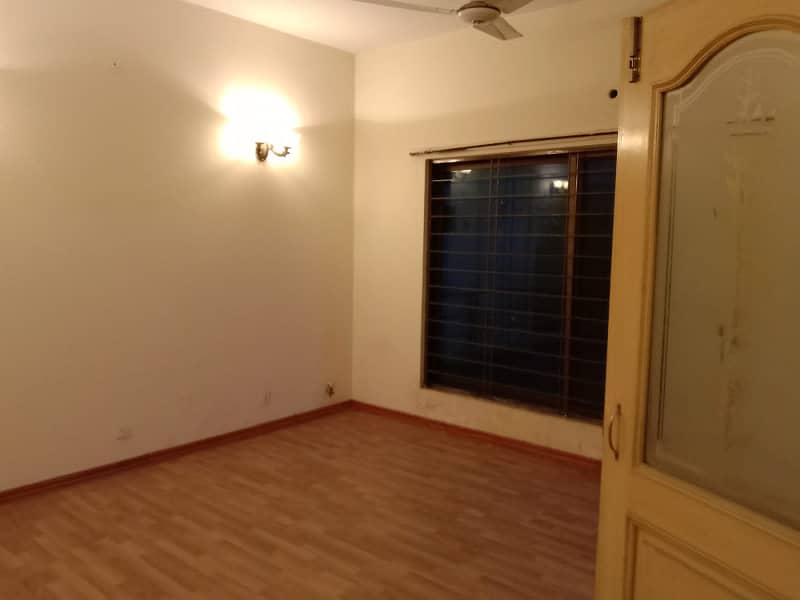 1 Kanal Super House Prime Hot For Sale dha Phase4 8
