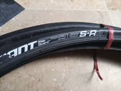 Giant road bike tires new